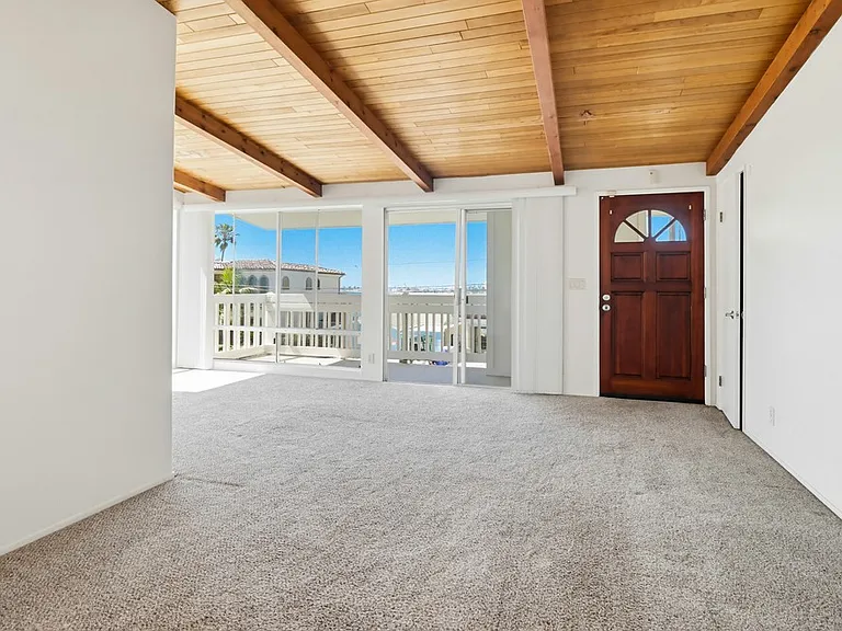 3731 Riviera Dr — Photo 10