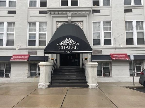 450 7th St APT 1J
