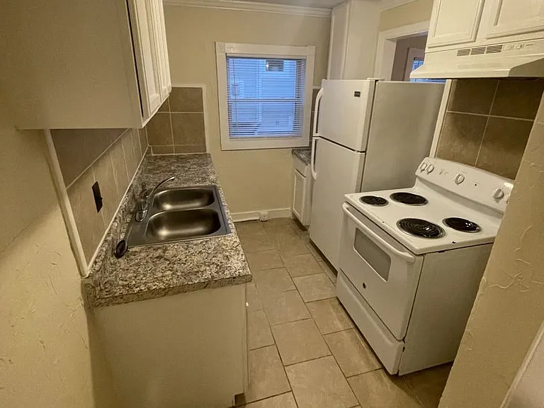 602 Bragg St — Photo 6