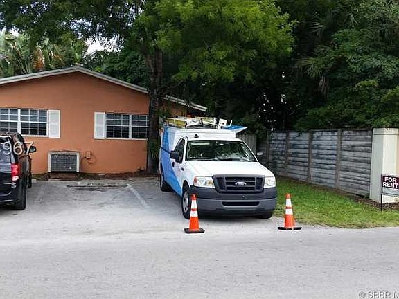 2nd image of 1540 SW 20th St