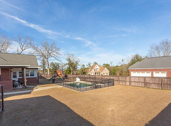 4th image of 203 Caravella Dr