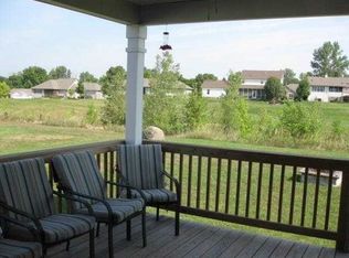 572 Vista Cir, Columbus, WI 53925