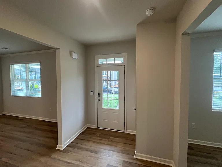 88 King Vlg — Photo 10