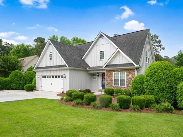 111 Towne Lake Dr NE, Calhoun, GA 30701