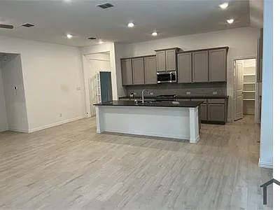1626 Hope Ln — Photo 3