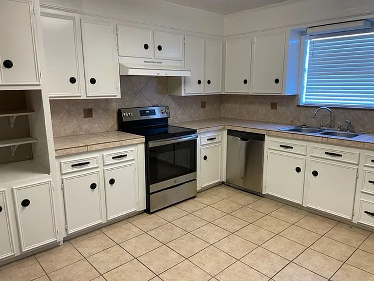 1045 Clark Rd — Photo 3