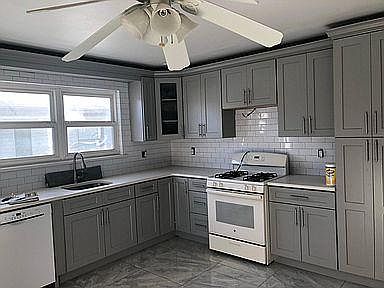 2nd image of 4622 Arlene St