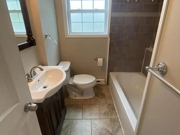 5th image of 534 Morris Ave #1