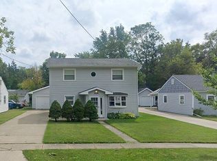 906 Sunnock Ave, Kalamazoo, MI 49001