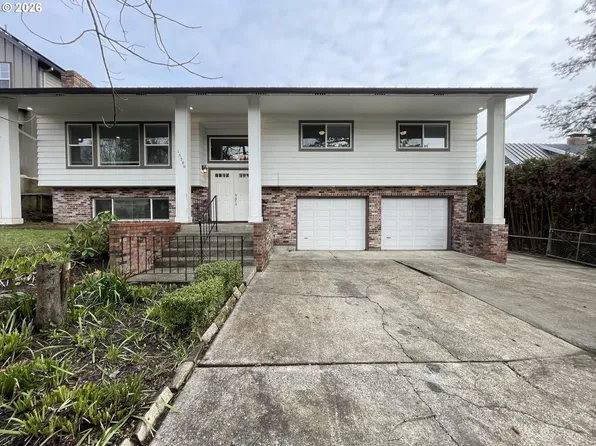15300 SE Lee Ave, Milwaukie, OR 97267