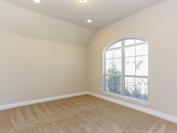 2nd image of 3307 Sky Run Ct