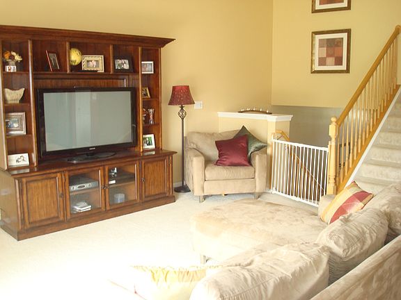 5th image of 1733 Fieldstone Dr S
