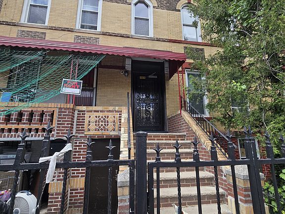 4th image of 444 Elton St #3