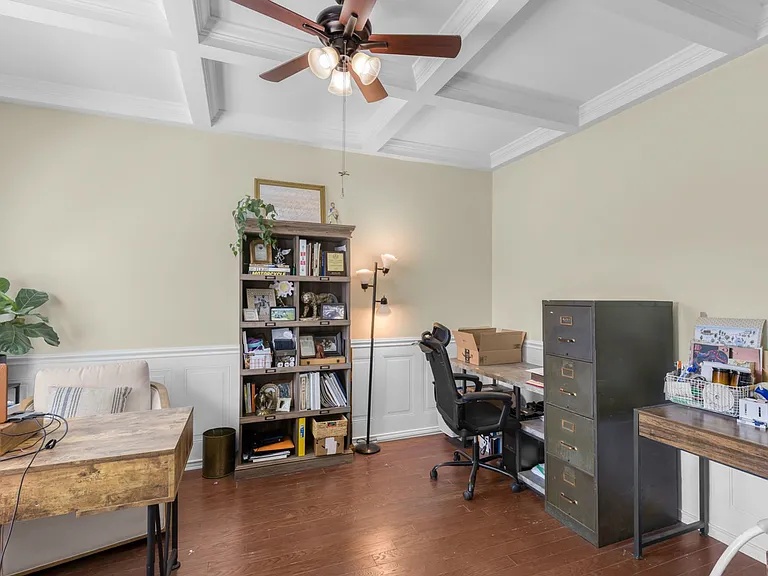 324 Frontier Cir — Photo 31