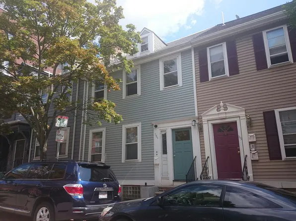 121 F St #2, South Boston, MA 02127