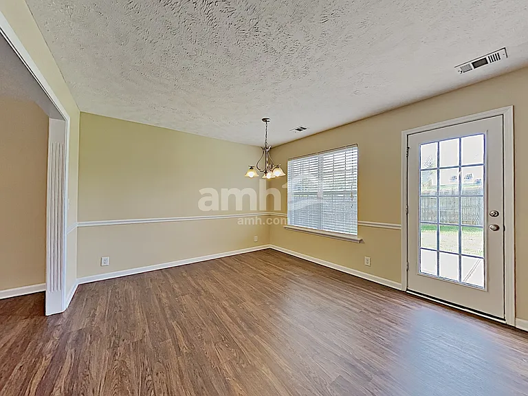 105 Tulip Grove Point — Photo 6