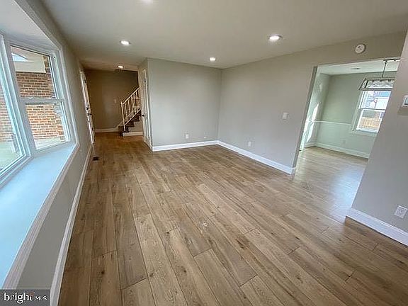 4th image of 914 Shiremont Dr