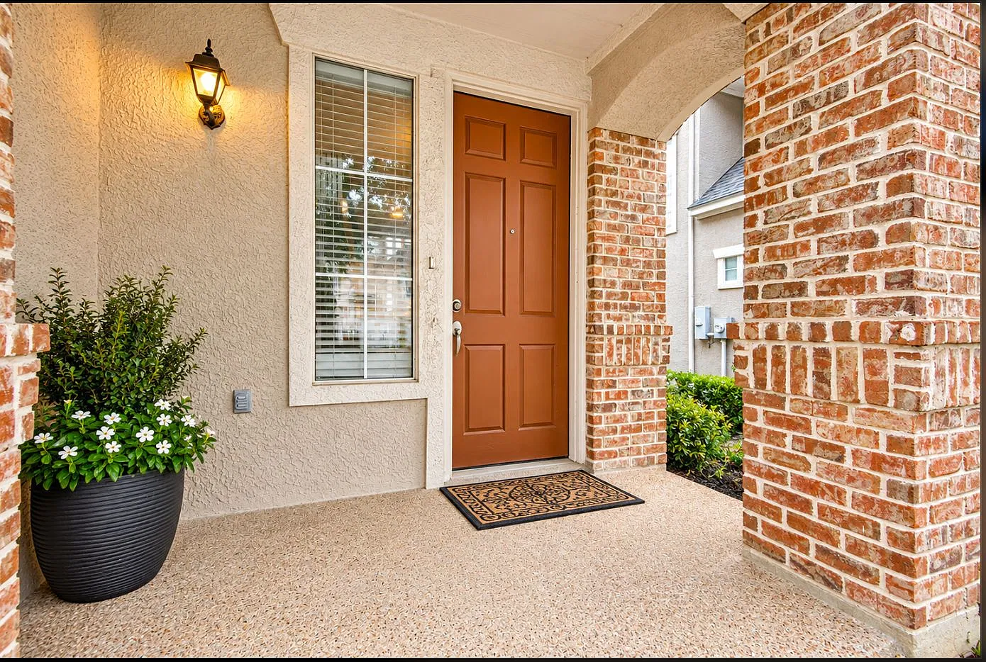 3 bed, 2.5 bath, 1738 sqft, $2,800 — Photo 2