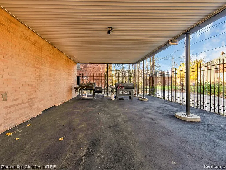 44 Highland St #2 — Photo 11