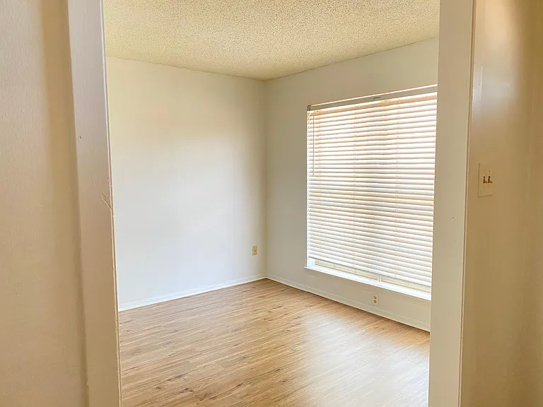 285 Nottingham Trl — Photo 14