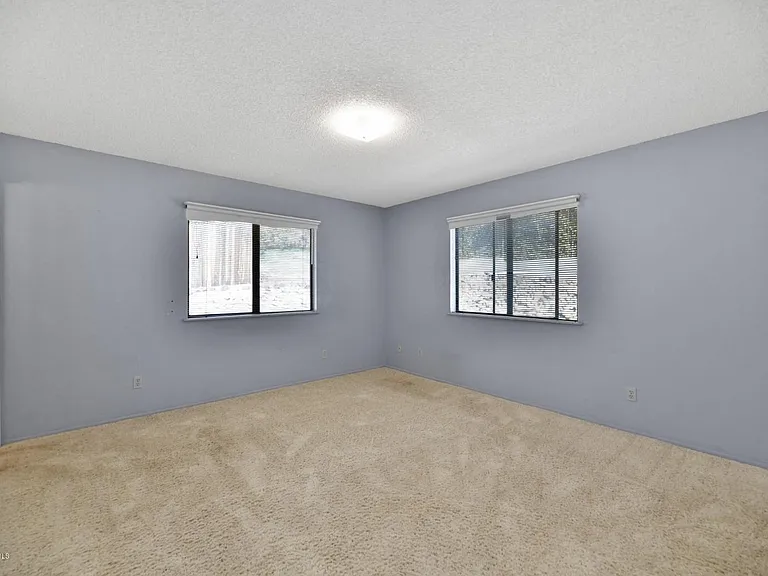 1602 Luna Ct — Photo 34