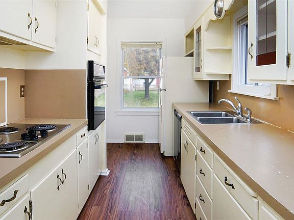 4th image of 432 W 13th St