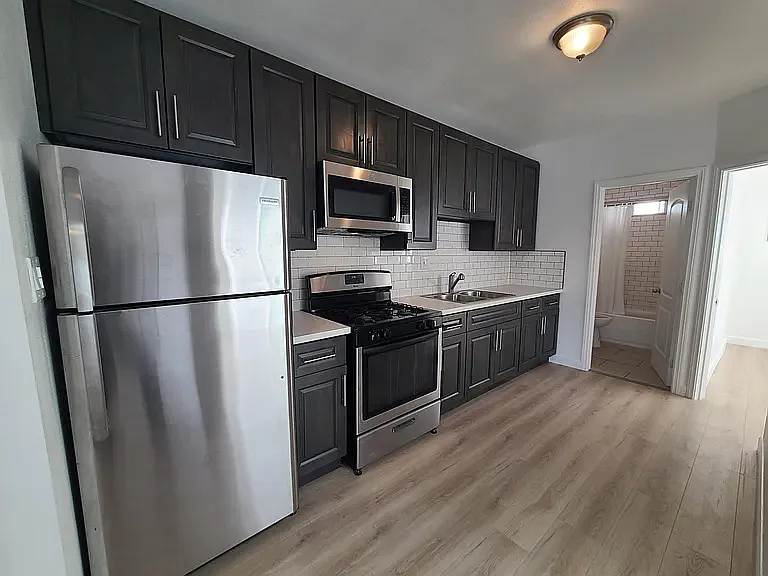 2 bed, $2,099 — Photo 1