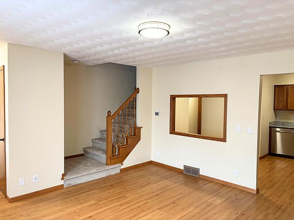 4th image of 1424 Dayton Dr