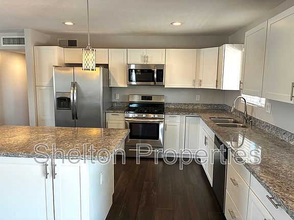 4th image of 1421 S Roberts Rd