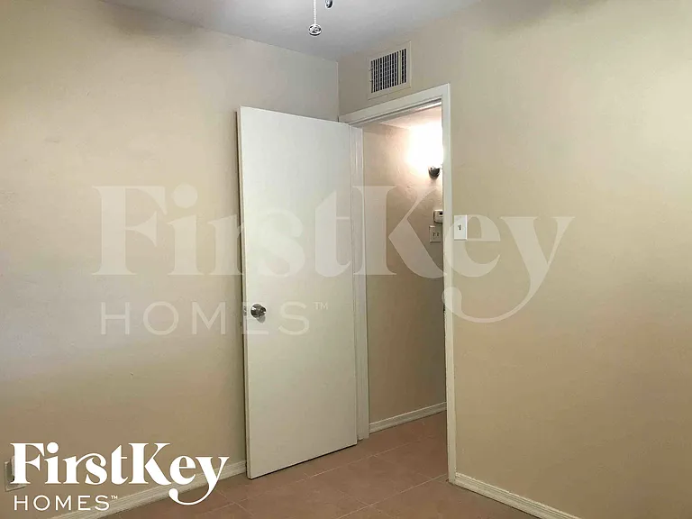 3625 W San Juan Ave — Photo 19