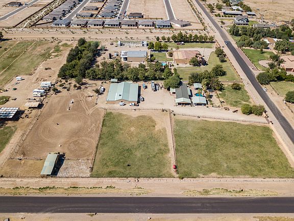 4th image of 833 W Lenora Way