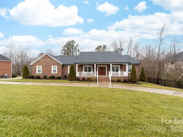 2865 Scarborough Ct, Gastonia, NC 28054