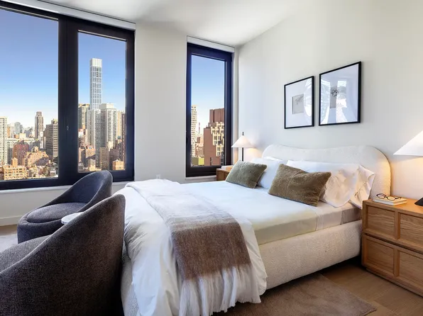 300 E 50th St, New York, NY