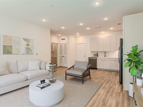 4802 S Congress Ave #221