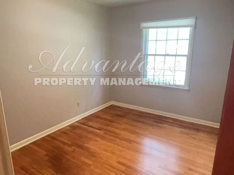 1552 Delmont Rd — Photo 11