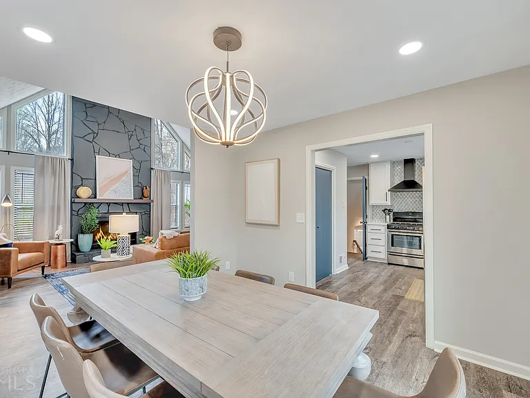 1898 Winding Creek Ln SW — Photo 5