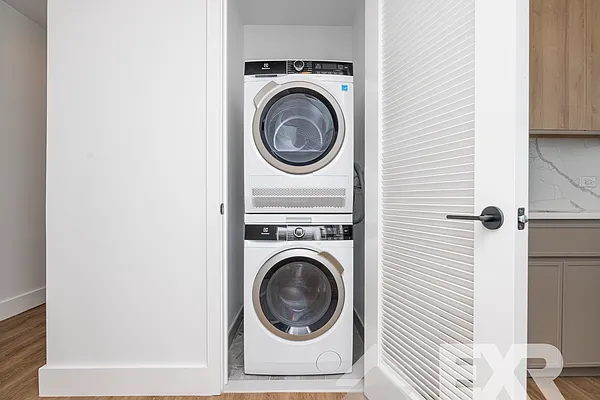 Laundry, photo 1