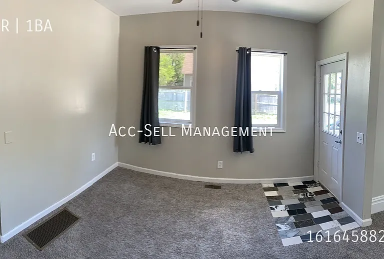 17 Mathews Ct NE — Photo 2