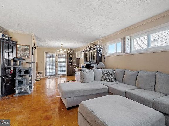 5th image of 411 Latimer Rd