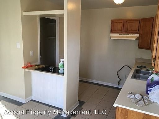 2nd image of 3035 Midvale Dr