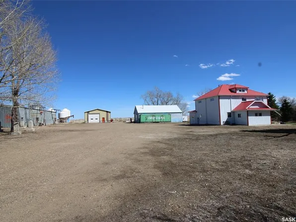 8241 Range ROAD, Shaunavon, SK S0N 2M0
