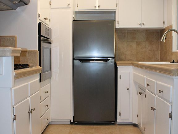 2nd image of 1320 Miller Dr APT 7