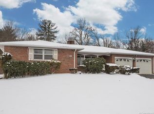 1285 E St N, Suffield, CT 06078