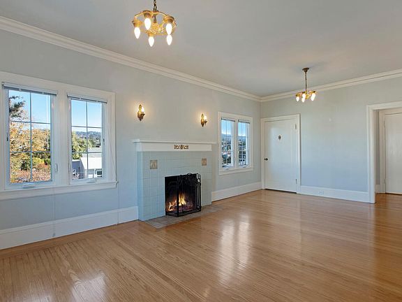 3rd image of 521 Prince St #6