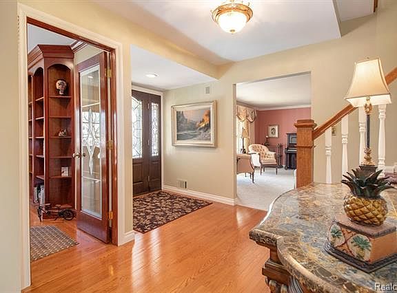 4th image of 25753 Livingston Cir