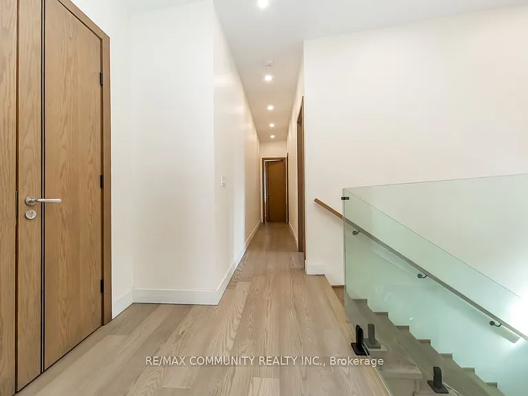 475 Wilson Rd N — Photo 25