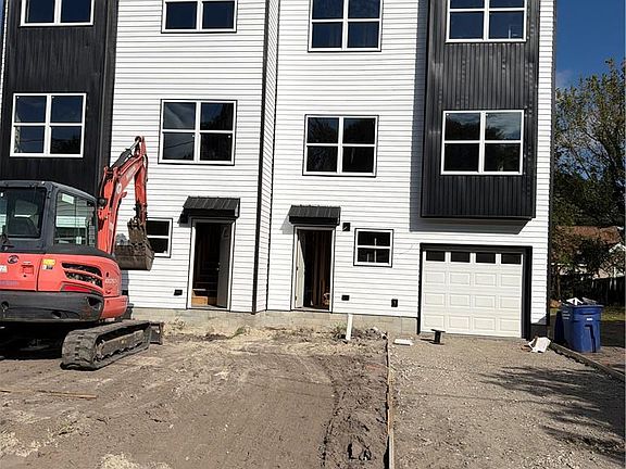 2nd image of 2001 Azalea Ave