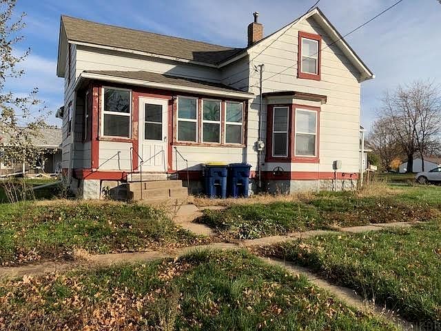 1st image of 713 D Ave