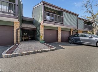 13 Ridgedale Dr, Clinton Twp., NJ 08801