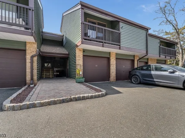 13 Ridgedale Dr, Clinton Twp., NJ 08801